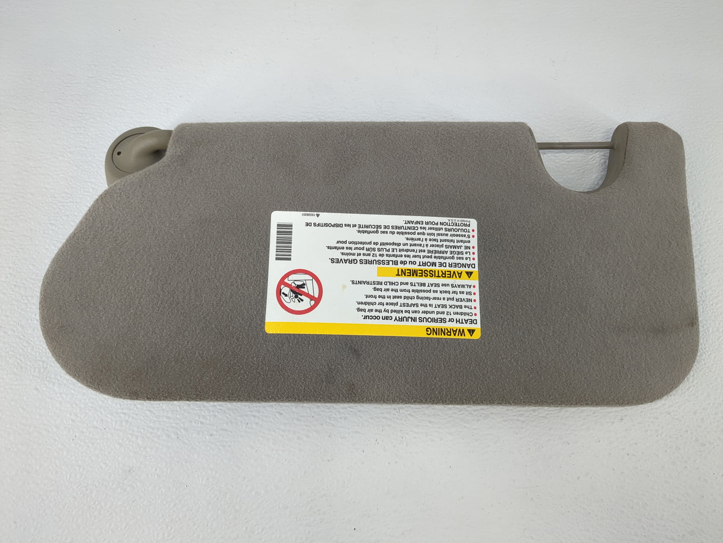 2002-2004 Gmc Envoy Xl Sun Visor Shade Replacement Passenger Right Mirror Fits Fits 2002 2003 2004 OEM Used Auto Parts - Oem