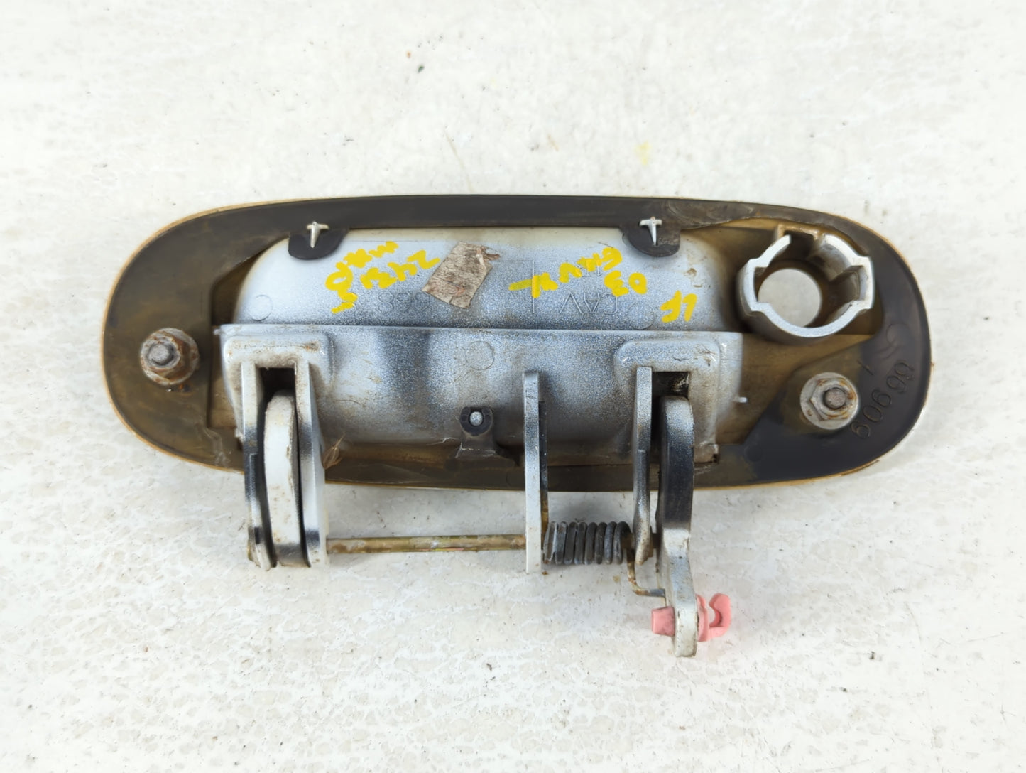 2002-2006 Gmc Envoy Xl Driver Front Left Door Handle Exterior Assembly - Oemusedautoparts1.com