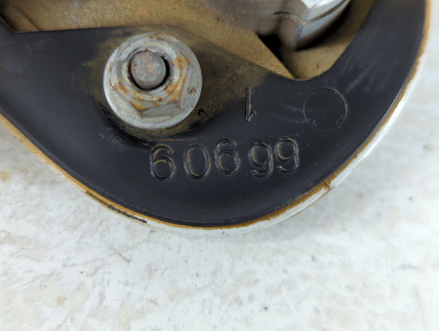 2002-2006 Gmc Envoy Xl Driver Front Left Door Handle Exterior Assembly - Oemusedautoparts1.com