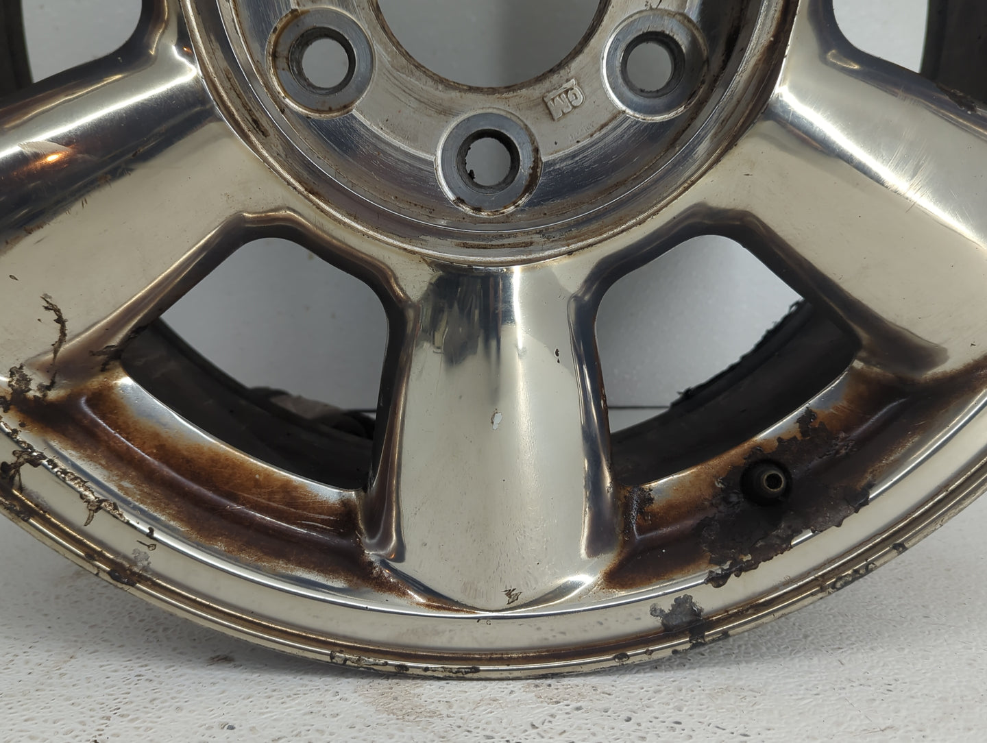 2002-2006 Gmc Envoy Xl Oem Wheel Rim 826320 - Oemusedautoparts1.com