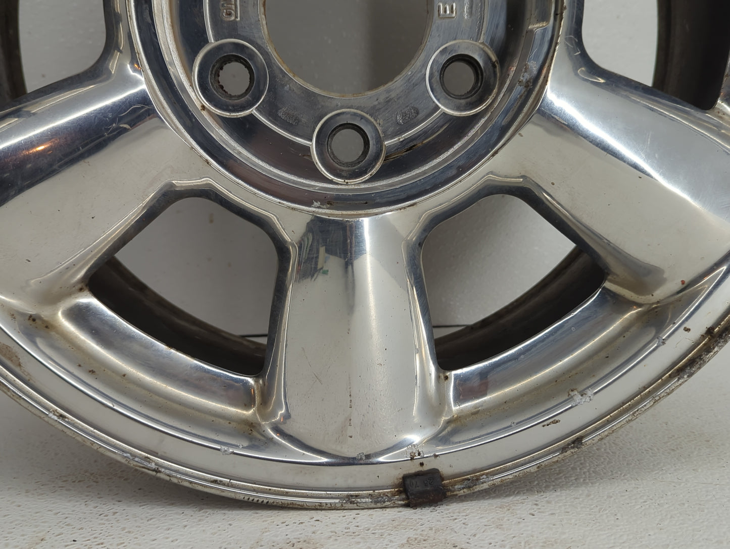 2002-2006 Gmc Envoy Xl Oem Wheel Rim 826323 - Oemusedautoparts1.com