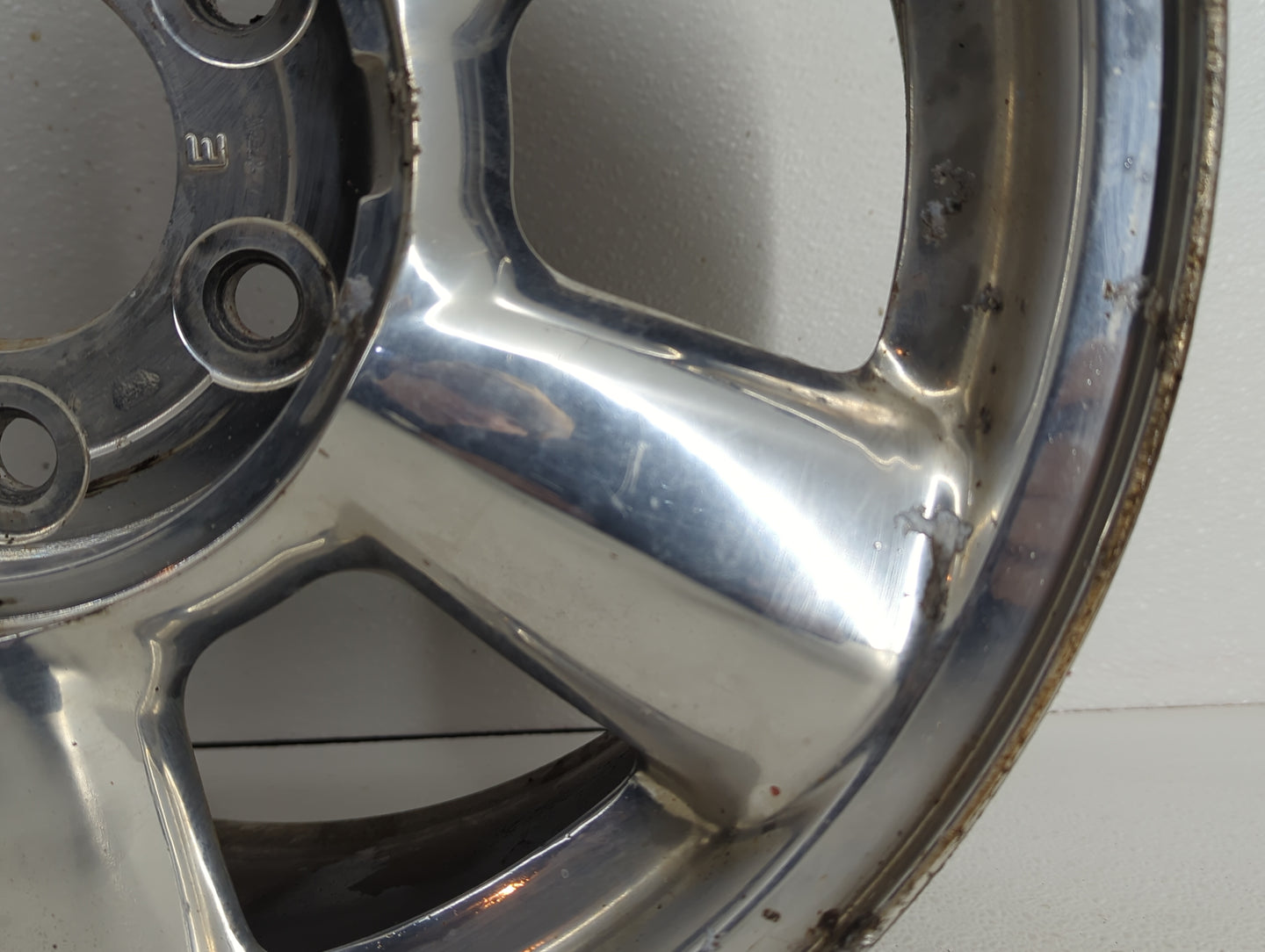 2002-2006 Gmc Envoy Xl Oem Wheel Rim 826323 - Oemusedautoparts1.com