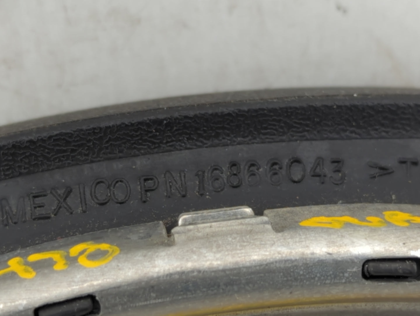 2002-2003 Gmc Envoy Xl Air Bag Driver Left Steering Wheel Mounted - Oemusedautoparts1.com