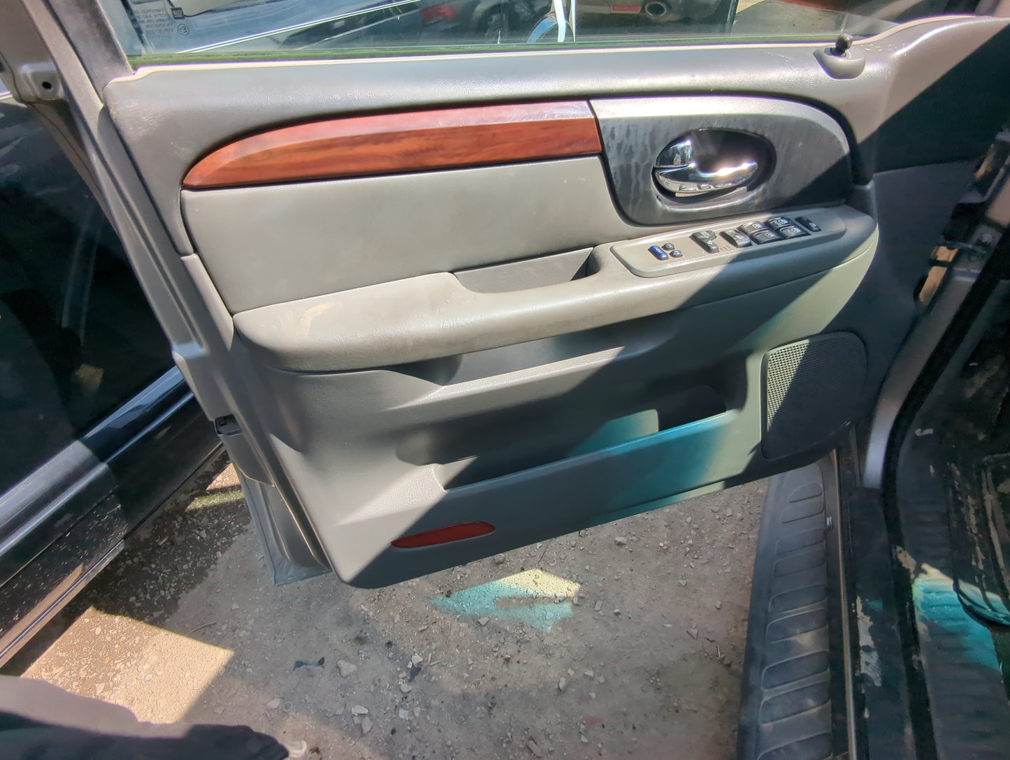 2002-2004 Gmc Envoy Xl Driver Rear Door Window Oem - Oemusedautoparts1.com