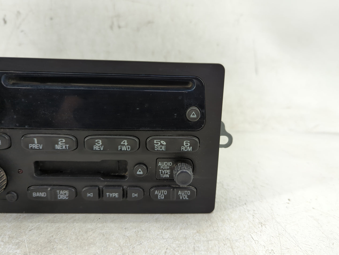 2003-2005 Gmc Sierra Radio AM FM Cd Player Receiver Replacement P/N:15295372 Fits Fits 2003 2004 2005 OEM Used Auto Parts - 