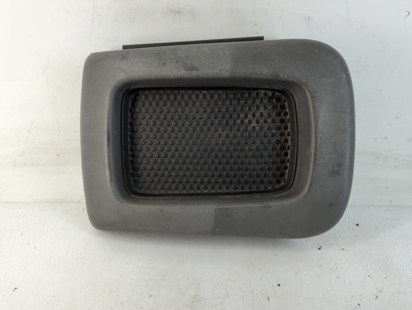 2003 Gmc Sierra Center Console Armrest Cover Lid Fits OEM Used Auto Parts - Oemusedautoparts1.com