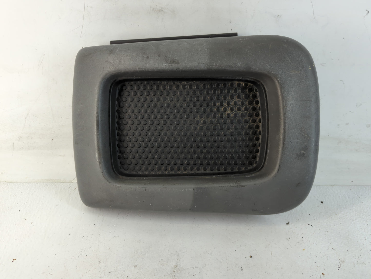 2003 Gmc Sierra Center Console Armrest Cover Lid Fits OEM Used Auto Parts - Oemusedautoparts1.com