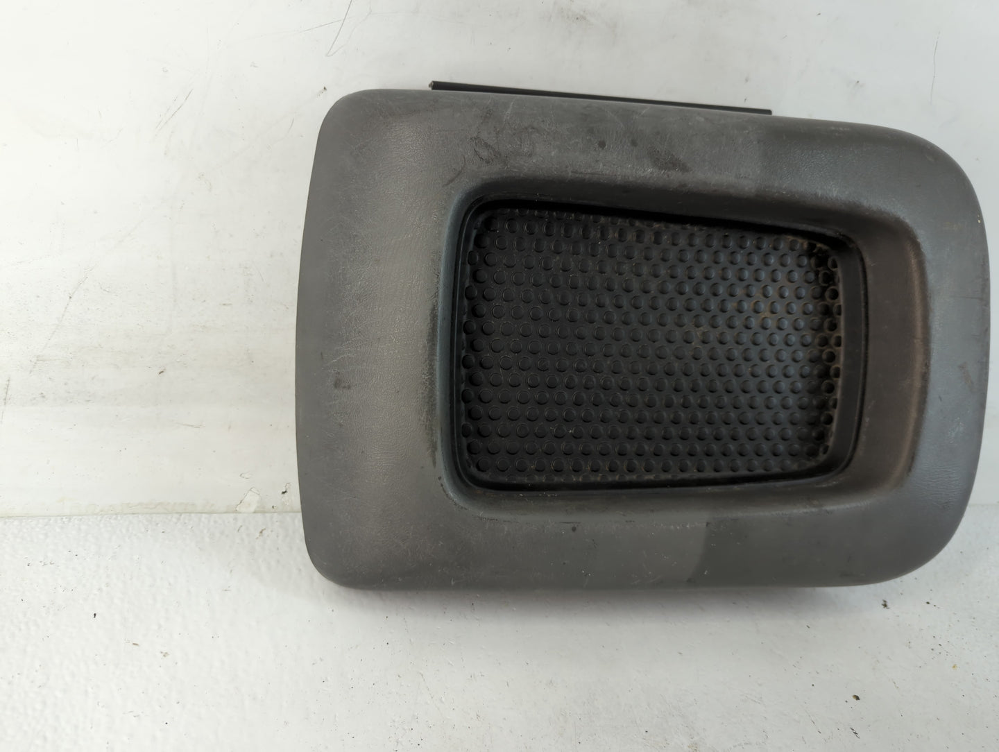 2003 Gmc Sierra Center Console Armrest Cover Lid Fits OEM Used Auto Parts - Oemusedautoparts1.com