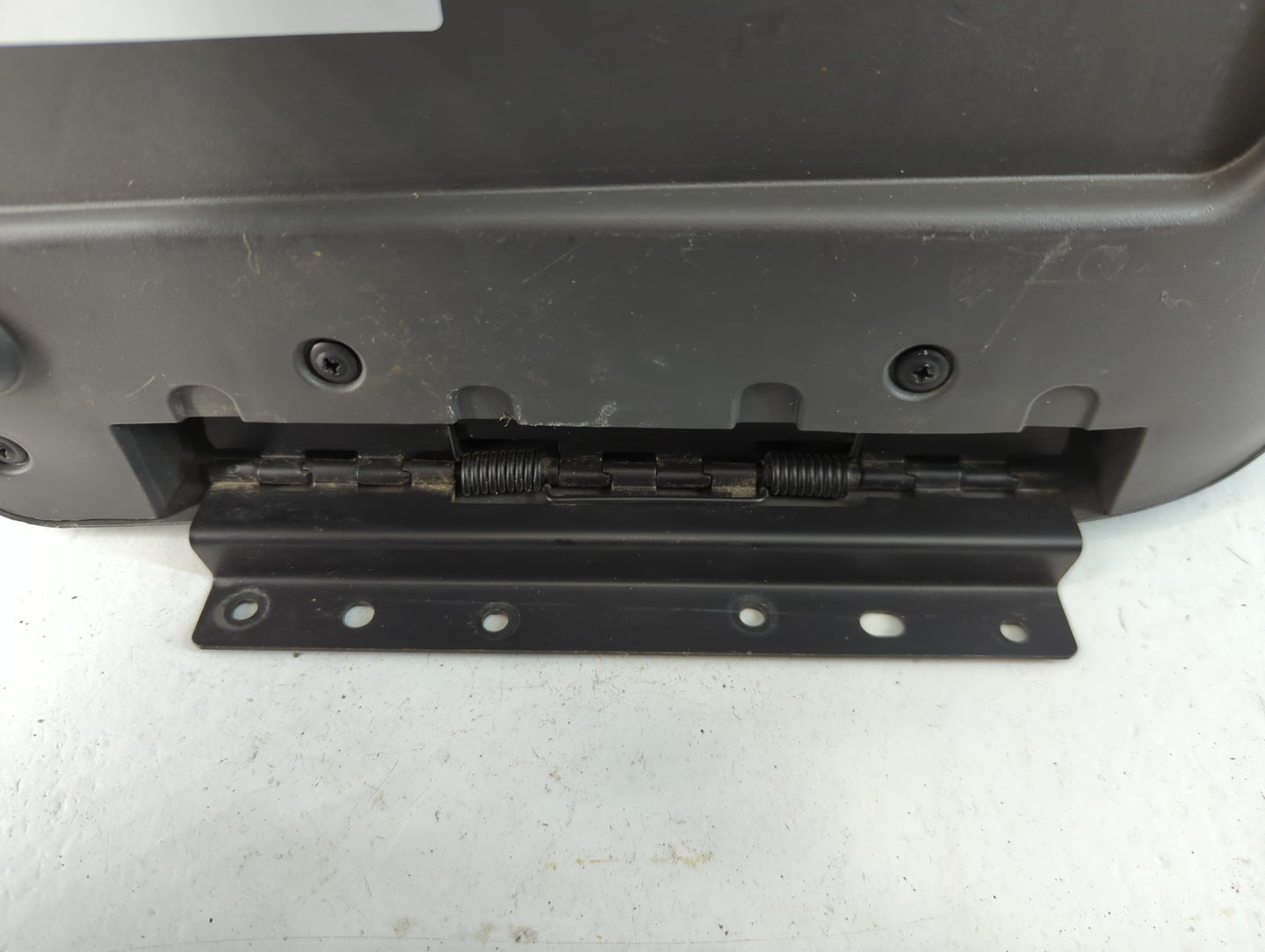 2003 Gmc Sierra Center Console Armrest Cover Lid Fits OEM Used Auto Parts - Oemusedautoparts1.com
