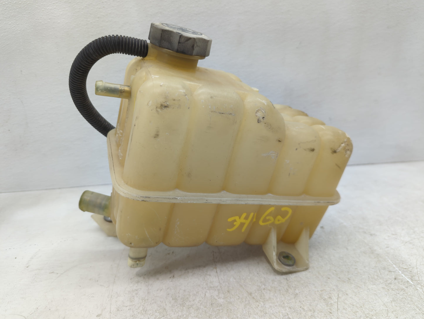 1999 Gmc Sierra 1500 Radiator Coolant Overflow Expansion Tank Bottle - Oemusedautoparts1.com