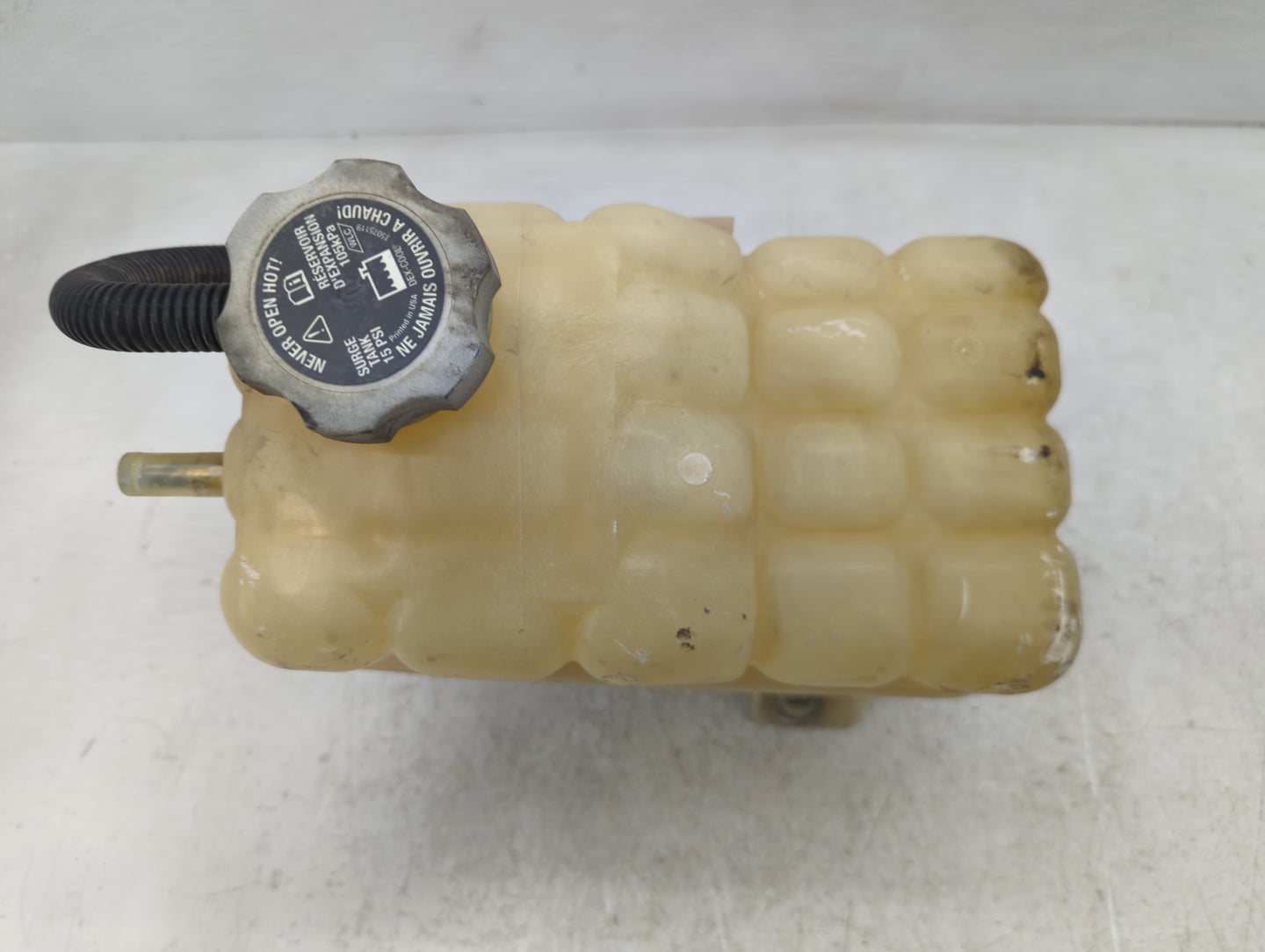 1999 Gmc Sierra 1500 Radiator Coolant Overflow Expansion Tank Bottle - Oemusedautoparts1.com