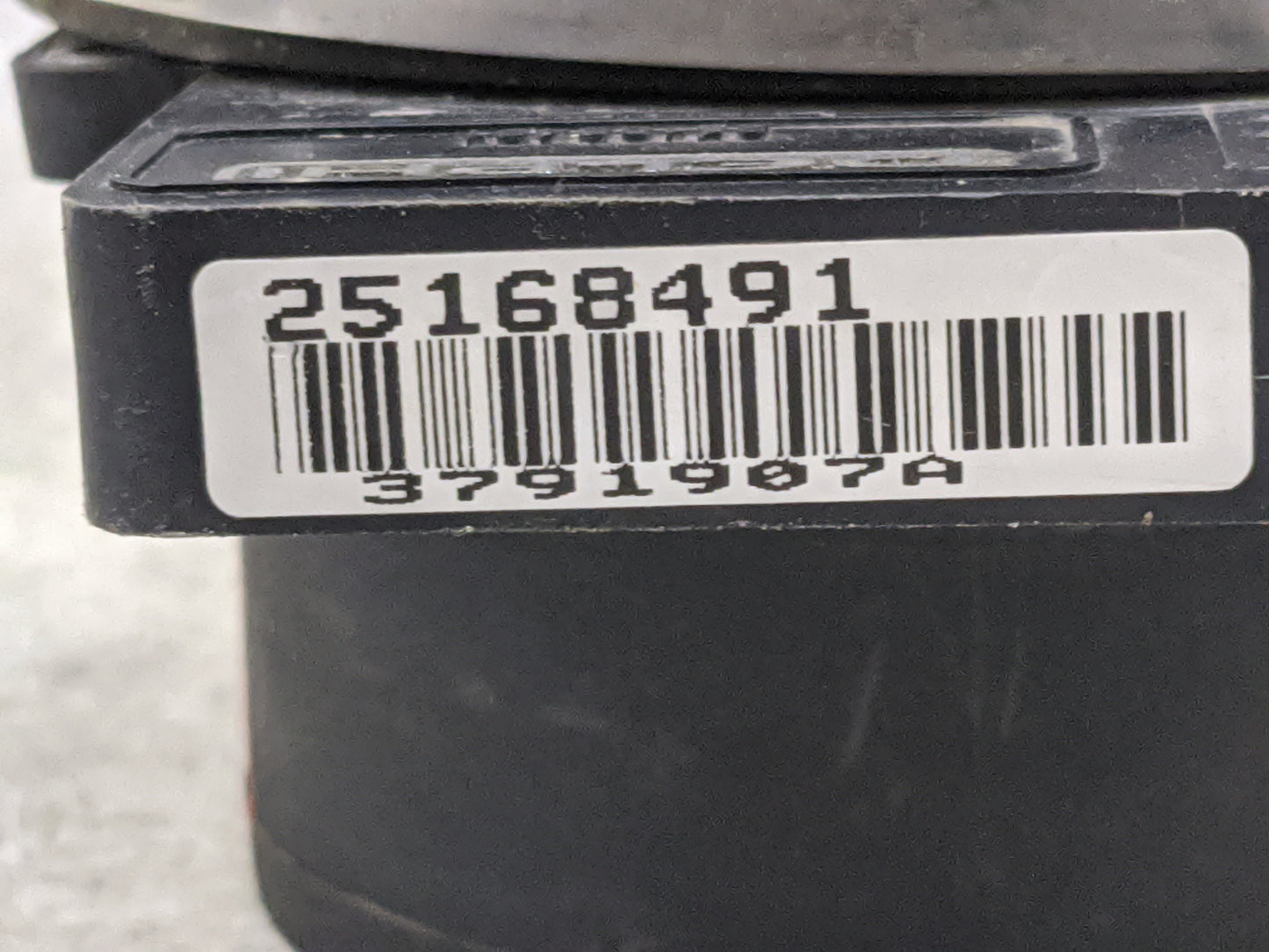 1999-2007 Gmc Sierra 1500 Mass Air Flow Meter Maf 1485585 - Oemusedautoparts1.com