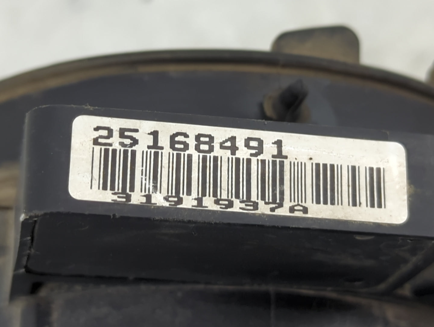 1999-2007 Gmc Sierra 1500 Mass Air Flow Meter Maf 1488371 - Oemusedautoparts1.com
