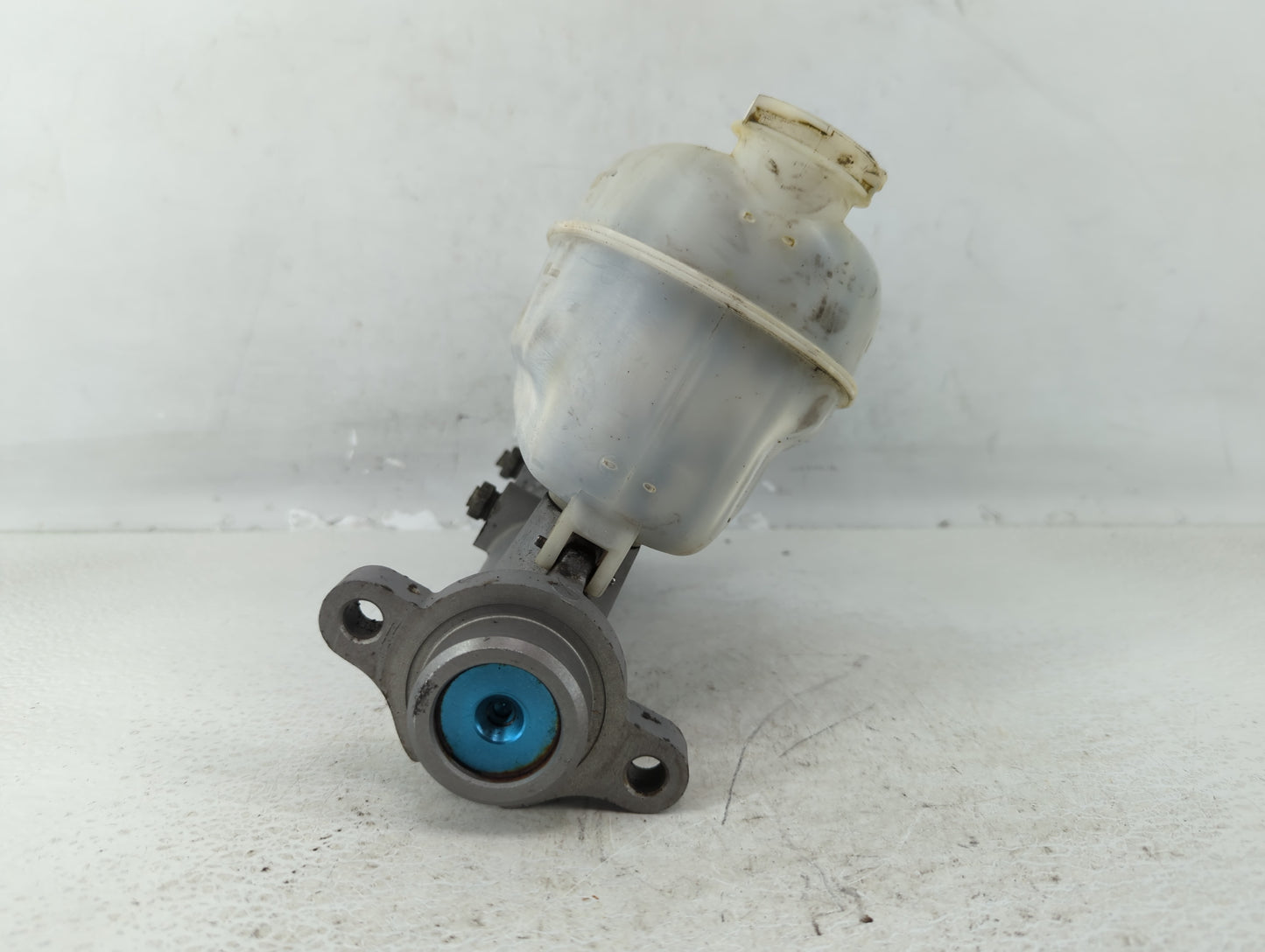 2003-2007 Gmc Sierra 1500 Brake Master Cylinder - Oemusedautoparts1.com