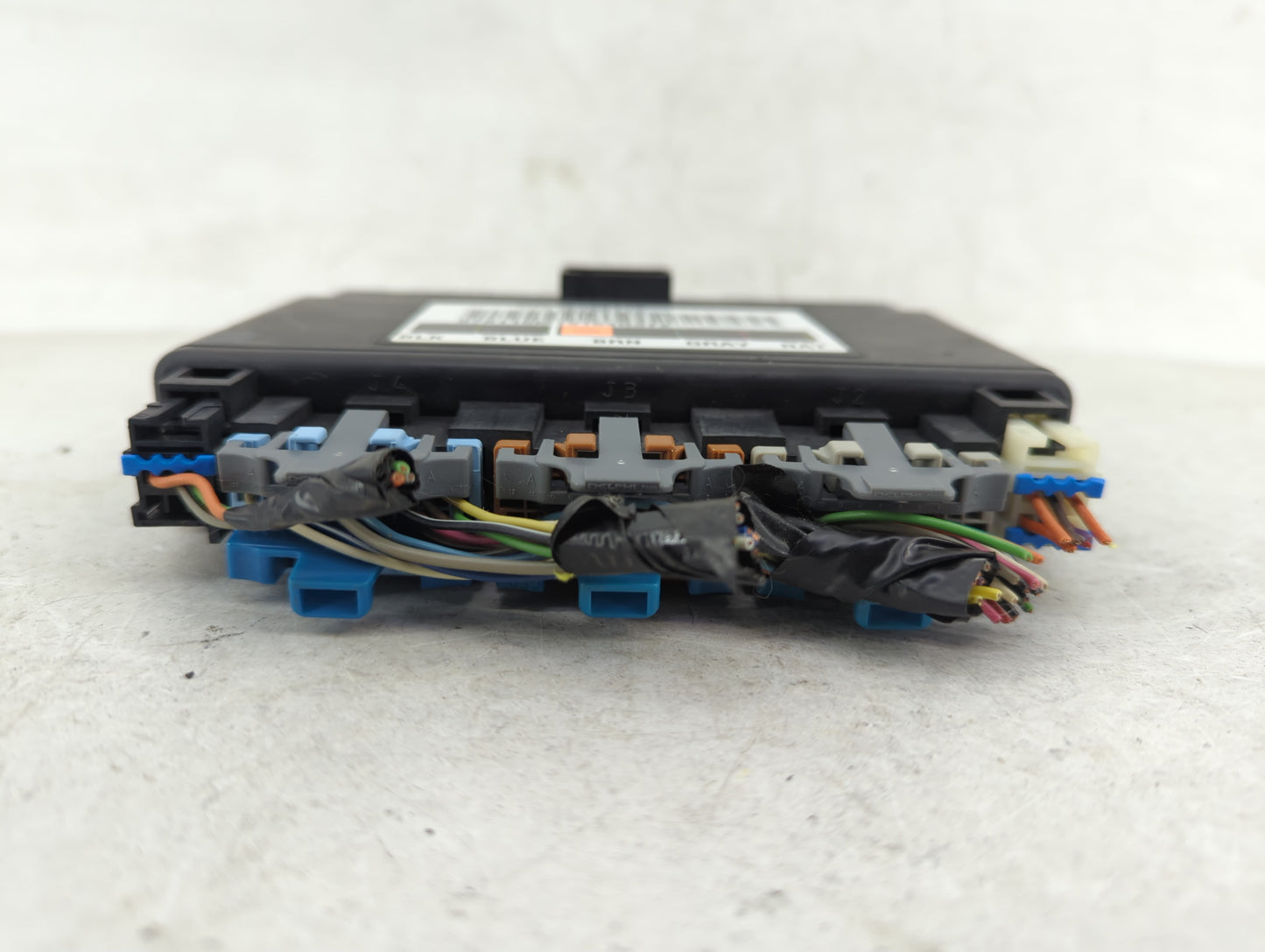 2003-2007 Gmc Sierra 1500 Body Control Module Bcm Inner Cabin Fuse Box - Oemusedautoparts1.com