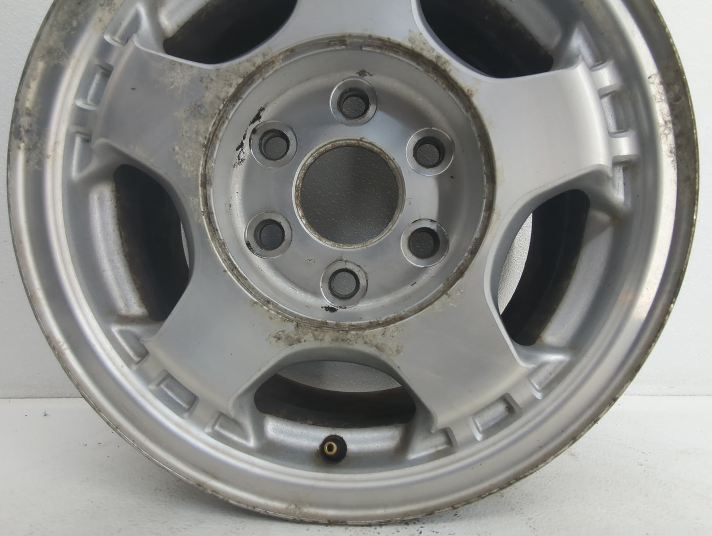 Gmc Sierra 1500 Pickup Oem Wheel Rim 874524 - Oemusedautoparts1.com