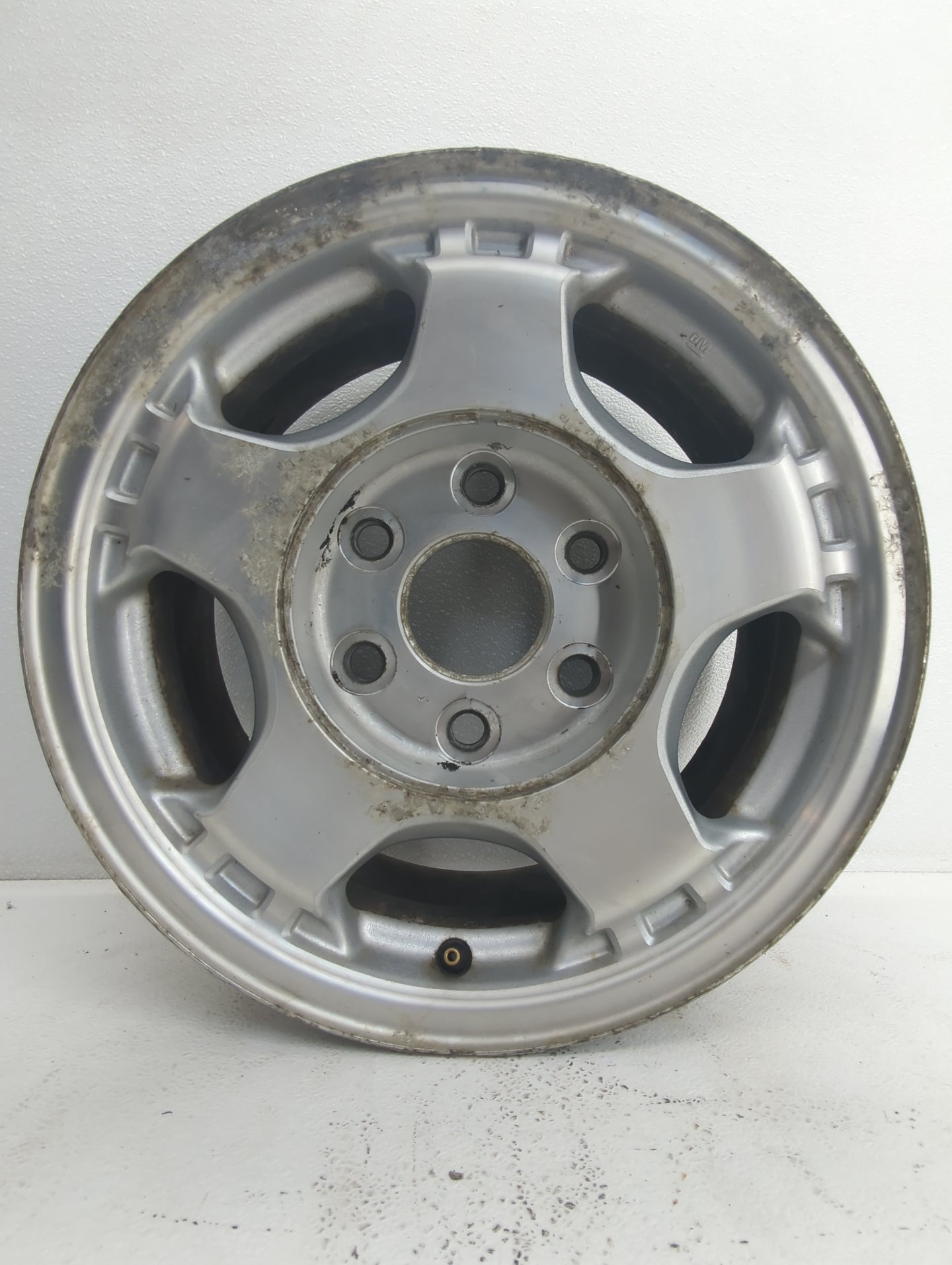 Gmc Sierra 1500 Pickup Oem Wheel Rim 874524 - Oemusedautoparts1.com