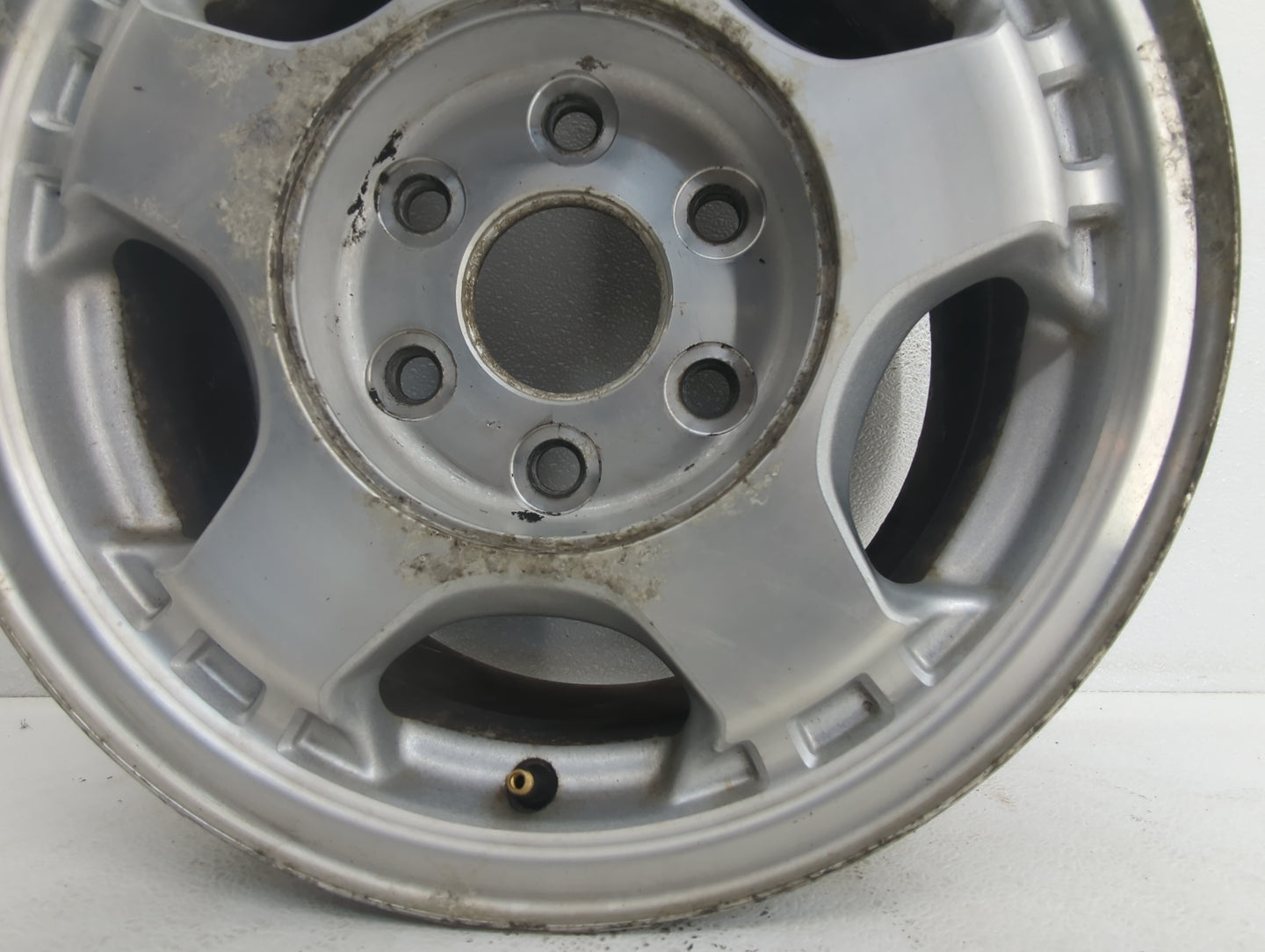 Gmc Sierra 1500 Pickup Oem Wheel Rim 874524 - Oemusedautoparts1.com