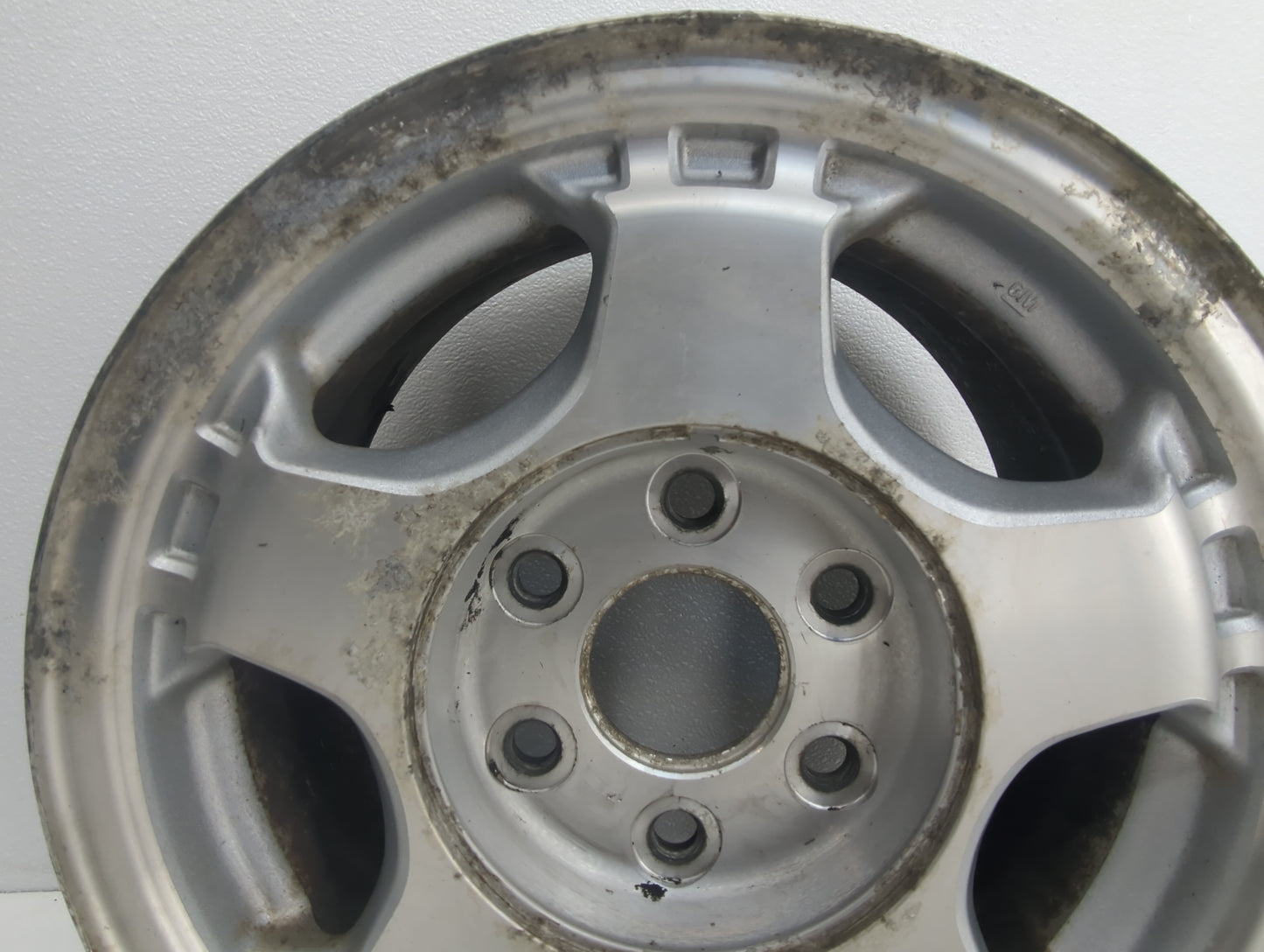 Gmc Sierra 1500 Pickup Oem Wheel Rim 874524 - Oemusedautoparts1.com