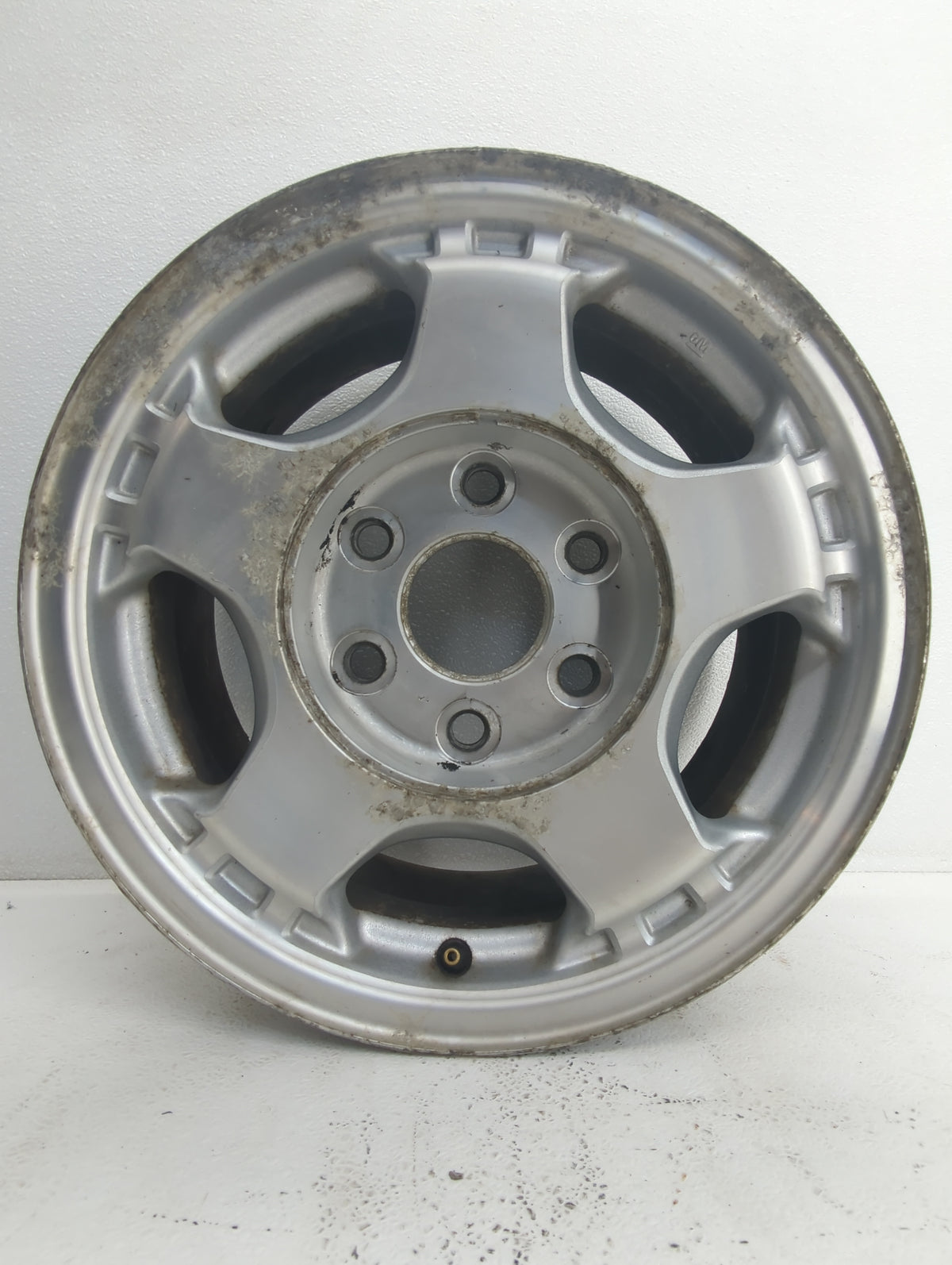 Gmc Sierra 1500 Pickup Oem Wheel Rim 874524 - Oemusedautoparts1.com