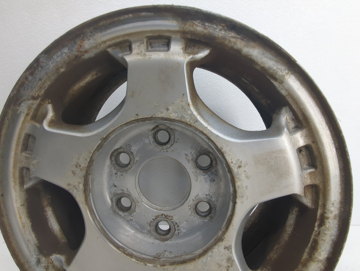 Gmc Sierra 1500 Pickup Oem Wheel Rim 874526 - Oemusedautoparts1.com