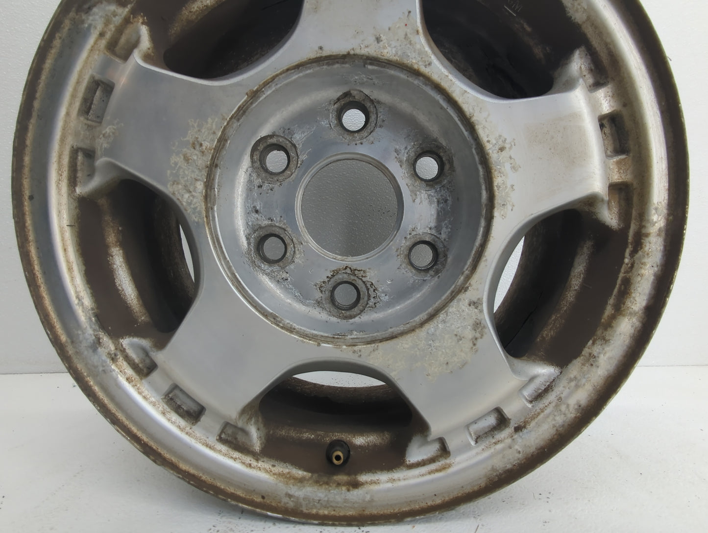 Gmc Sierra 1500 Pickup Oem Wheel Rim 874526 - Oemusedautoparts1.com