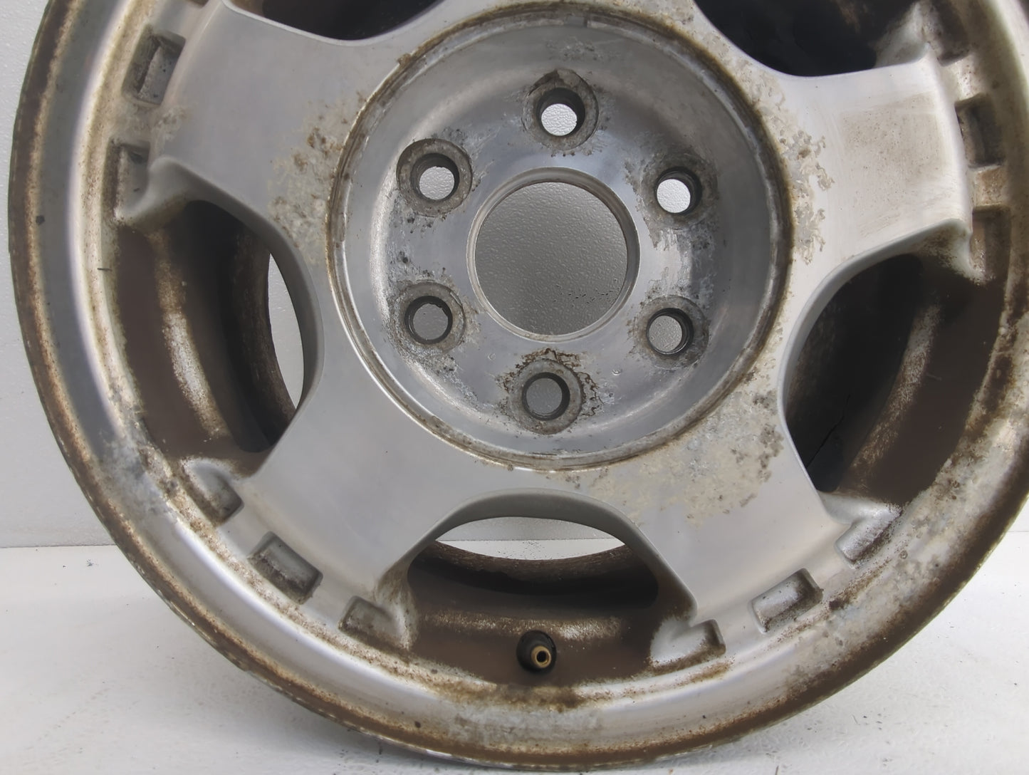 Gmc Sierra 1500 Pickup Oem Wheel Rim 874526 - Oemusedautoparts1.com