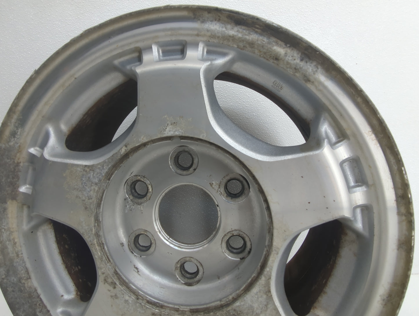 Gmc Sierra 1500 Pickup Oem Wheel Rim 874528 - Oemusedautoparts1.com