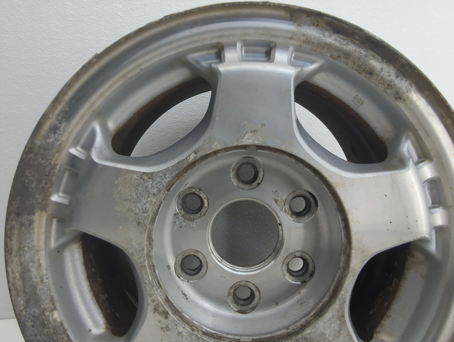 Gmc Sierra 1500 Pickup Oem Wheel Rim 874528 - Oemusedautoparts1.com
