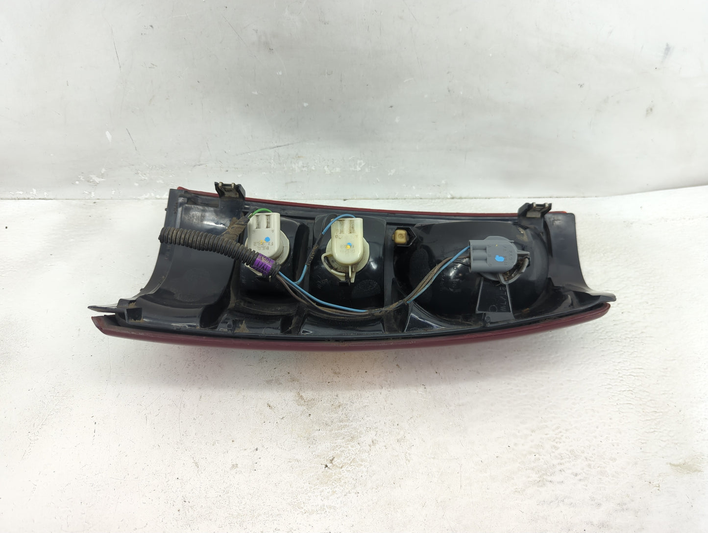 1999-2003 Gmc Sierra 2500 Tail Light Assembly Driver Left OEM P/N:16524515 Fits Fits 1999 2000 2001 2002 2003 OEM Used Auto 