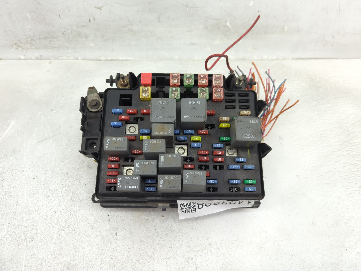 2003-2005 Gmc Sierra 2500 Fusebox Fuse Box Panel Relay Module P/N:15201928-02 Fits Fits 2003 2004 2005 2006 OEM Used Auto Pa