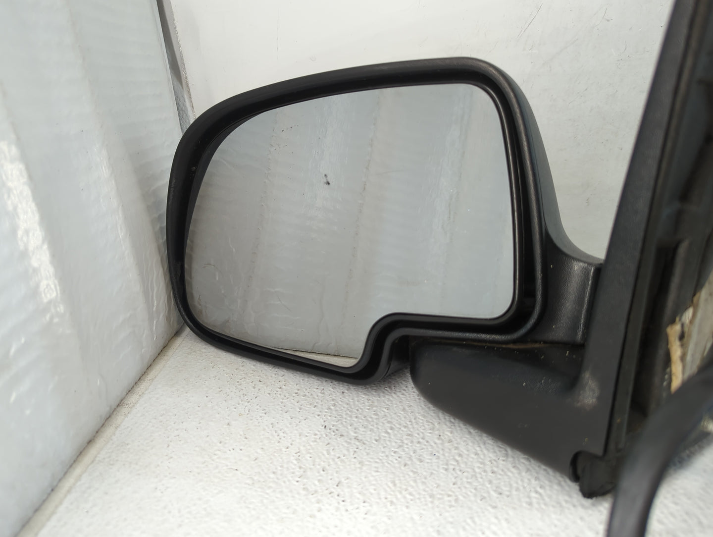 2003-2007 Gmc Sierra 2500 Driver Side View Mirror - Left Door Mirror OEM Used - Oemusedautoparts1.com