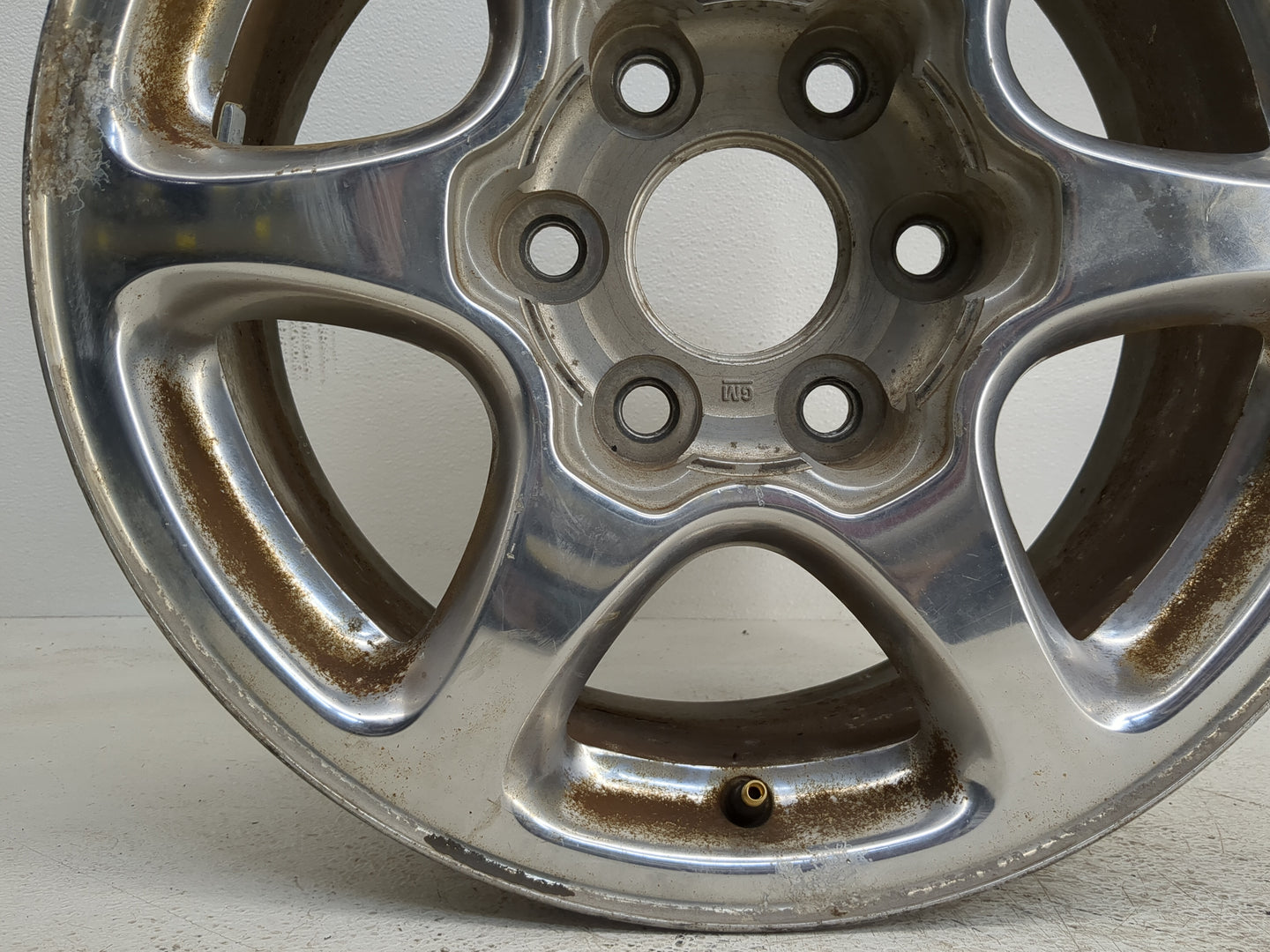 2001-2006 Gmc Yukon Oem Wheel Rim - Oemusedautoparts1.com