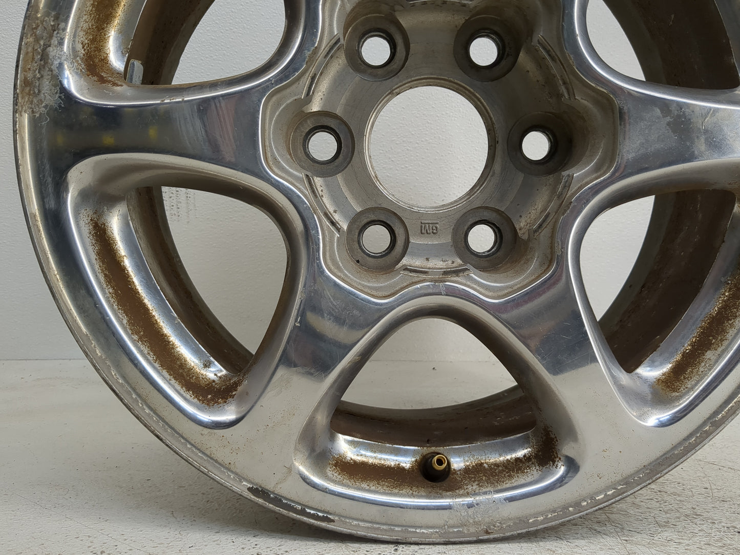 2001-2006 Gmc Yukon Oem Wheel Rim - Oemusedautoparts1.com