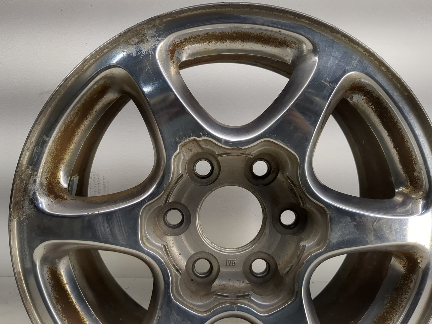 2001-2006 Gmc Yukon Oem Wheel Rim - Oemusedautoparts1.com