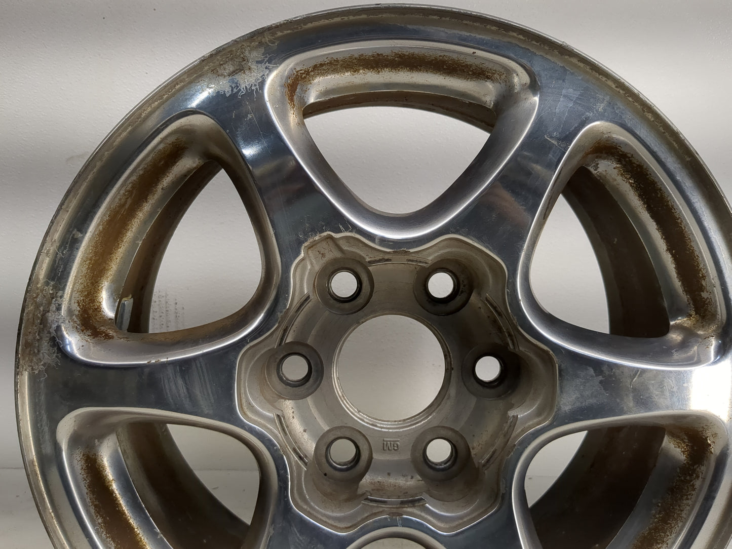 2001-2006 Gmc Yukon Oem Wheel Rim - Oemusedautoparts1.com