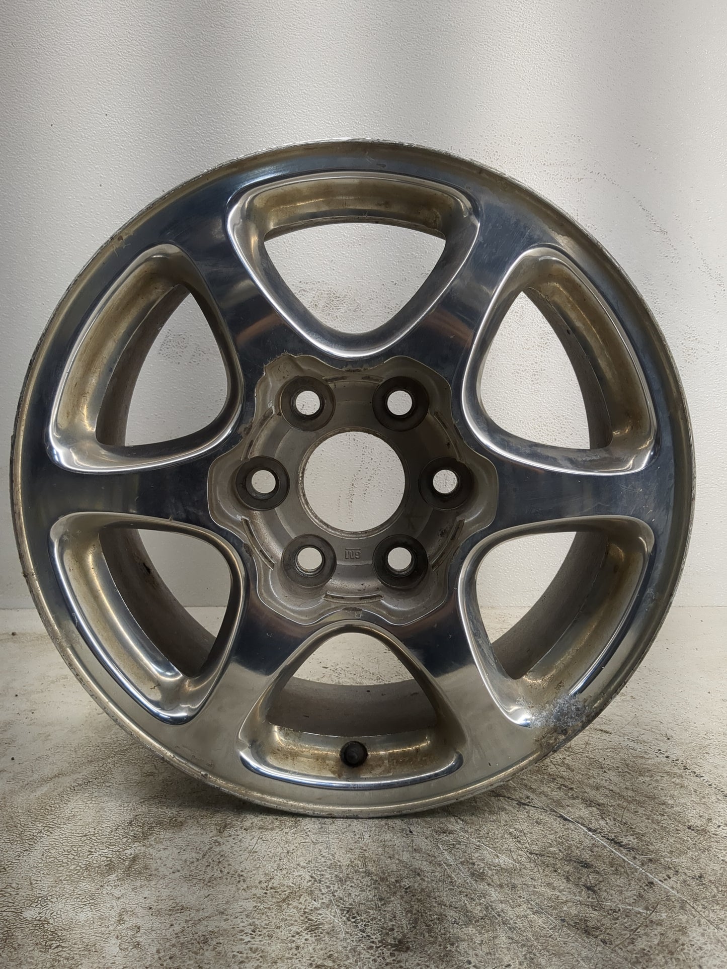 2001-2006 Gmc Yukon Oem Wheel Rim - Oemusedautoparts1.com