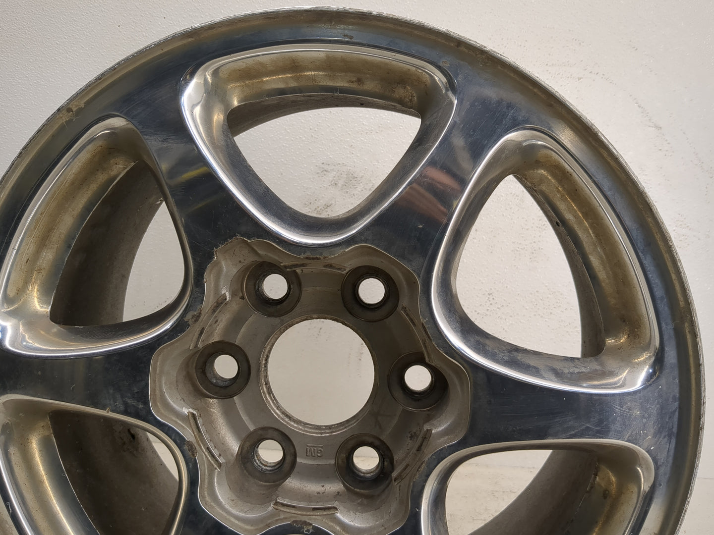 2001-2006 Gmc Yukon Oem Wheel Rim - Oemusedautoparts1.com