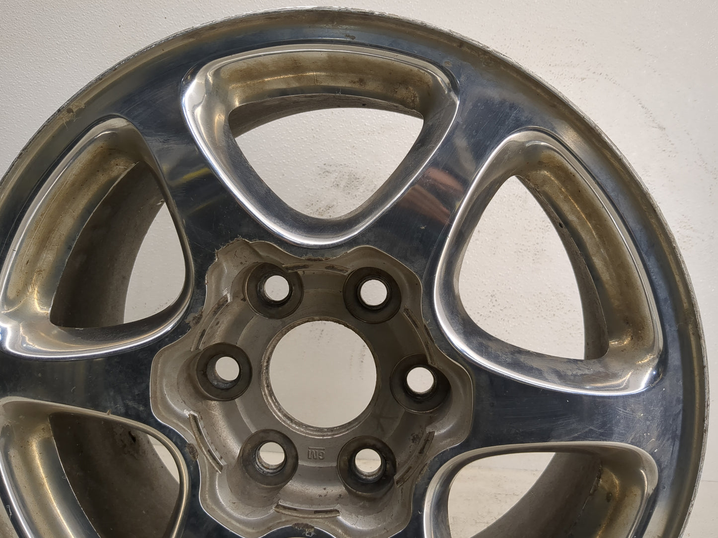 2001-2006 Gmc Yukon Oem Wheel Rim - Oemusedautoparts1.com
