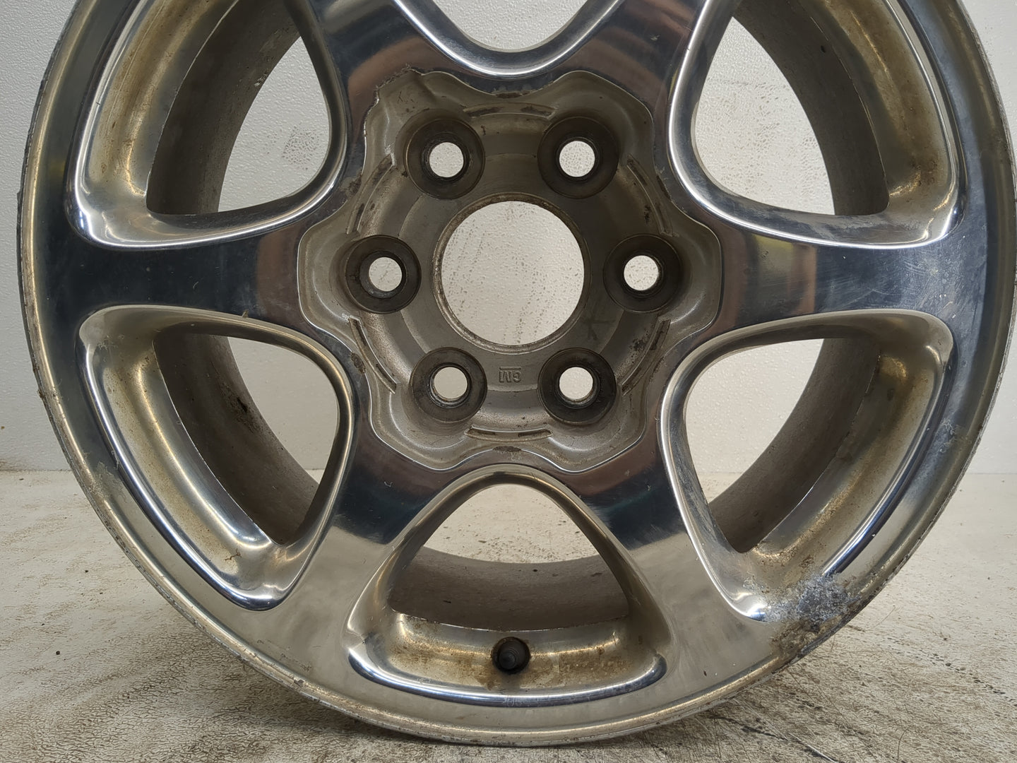 2001-2006 Gmc Yukon Oem Wheel Rim - Oemusedautoparts1.com