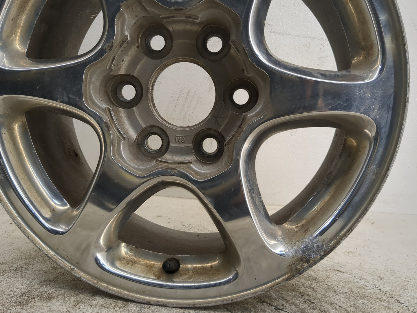 2001-2006 Gmc Yukon Oem Wheel Rim - Oemusedautoparts1.com