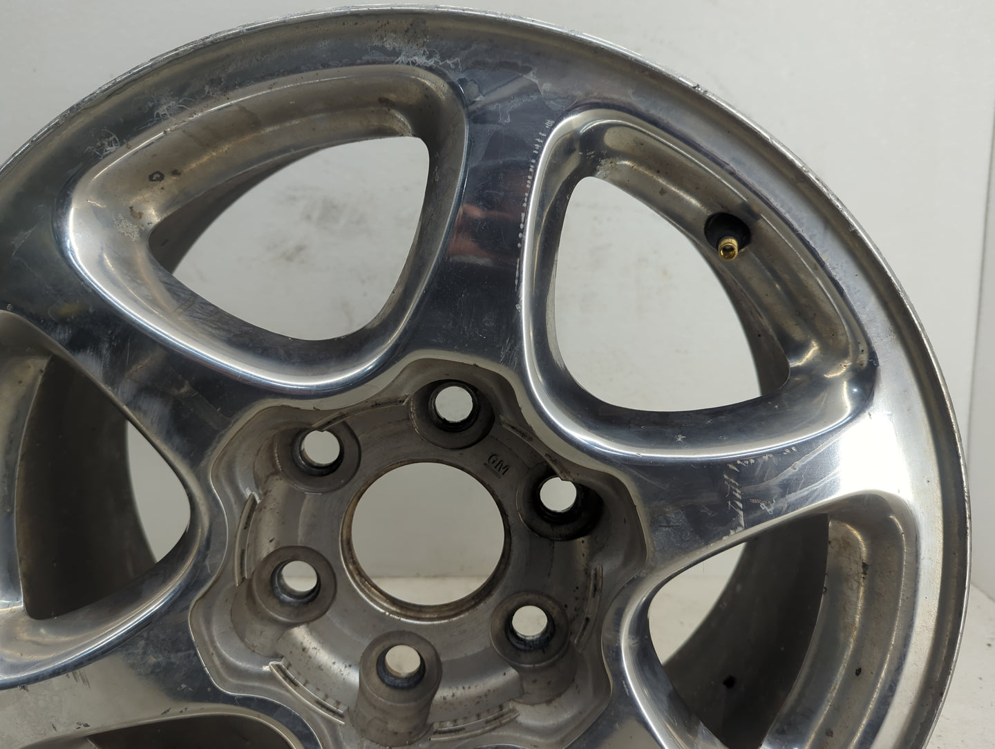 2001-2006 Gmc Yukon Oem Wheel Rim - Oemusedautoparts1.com