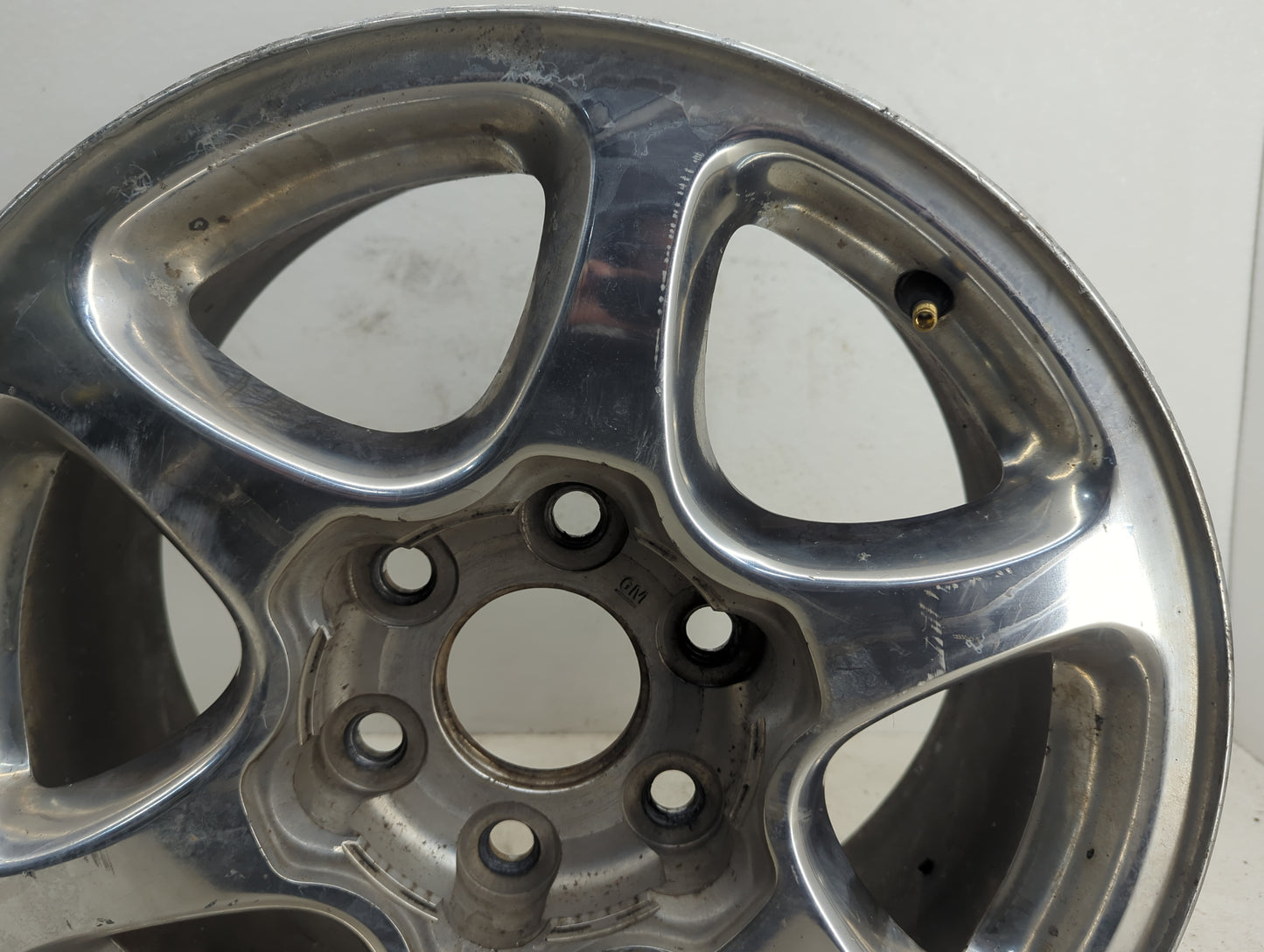 2001-2006 Gmc Yukon Oem Wheel Rim - Oemusedautoparts1.com