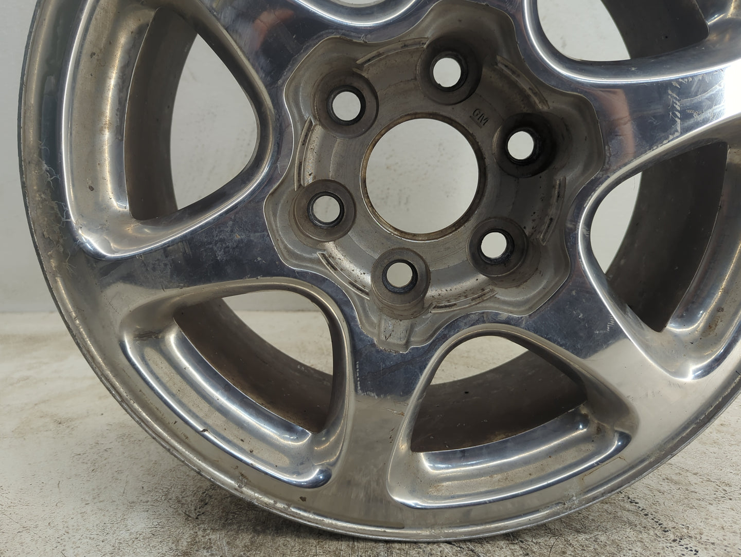 2001-2006 Gmc Yukon Oem Wheel Rim - Oemusedautoparts1.com