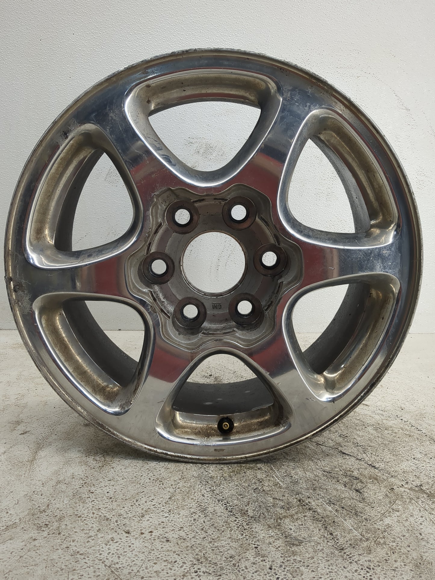 2001-2006 Gmc Yukon Oem Wheel Rim - Oemusedautoparts1.com