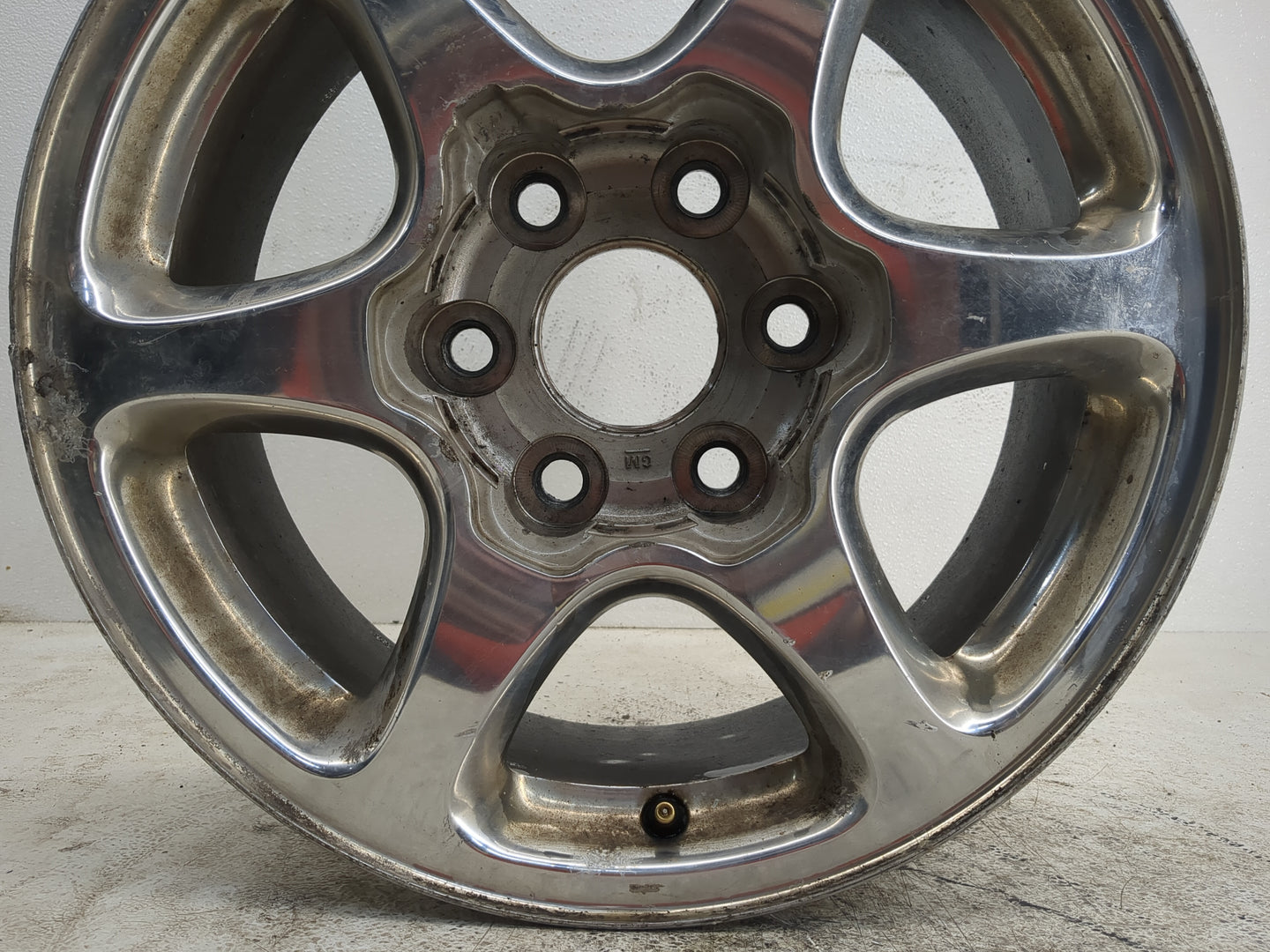 2001-2006 Gmc Yukon Oem Wheel Rim - Oemusedautoparts1.com