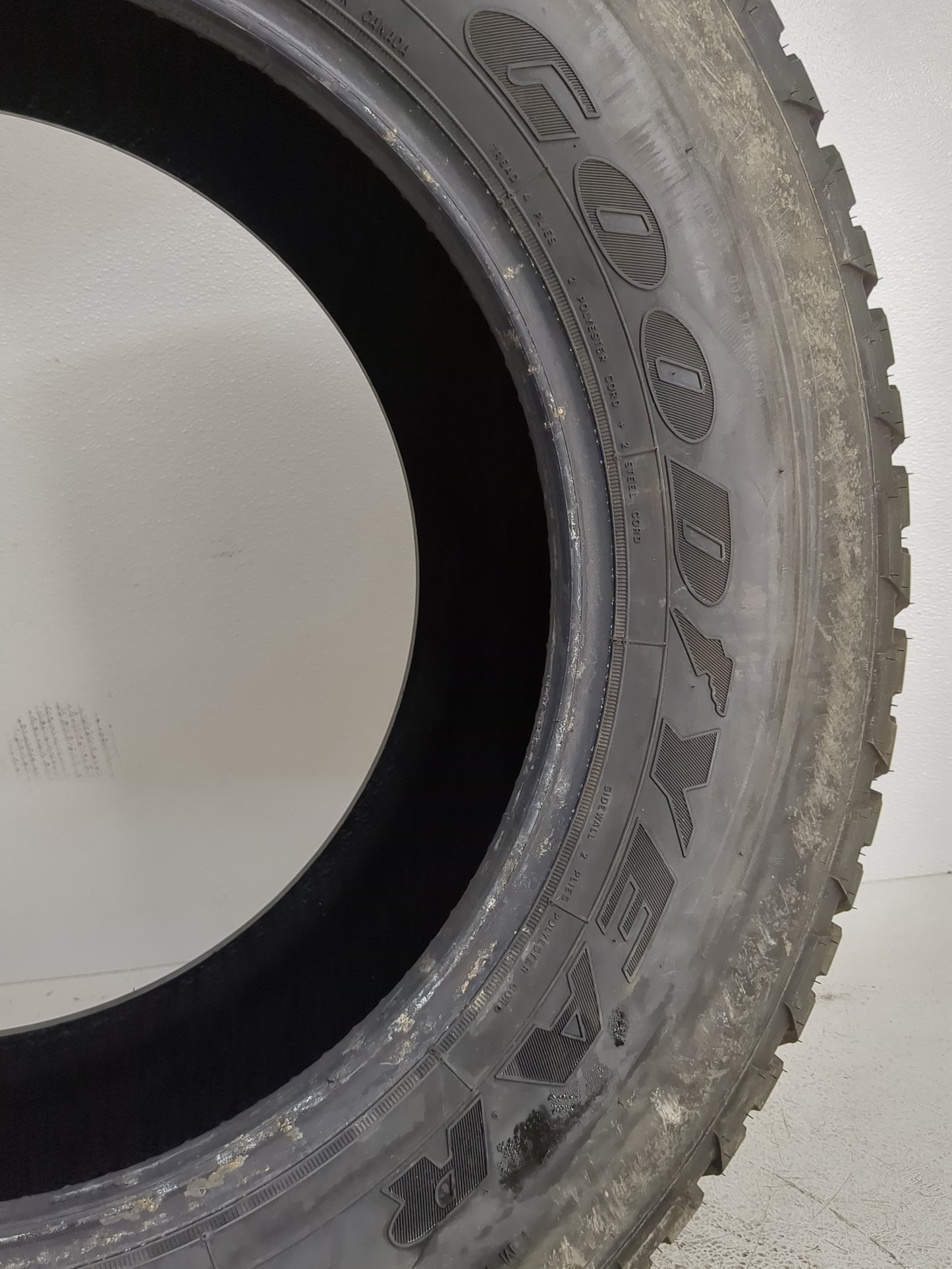 Used Tire P265/70R17 GOODYEAR WRANGLER AT/S 113S - Tread Depth 14/32 - Oemusedautoparts1.com