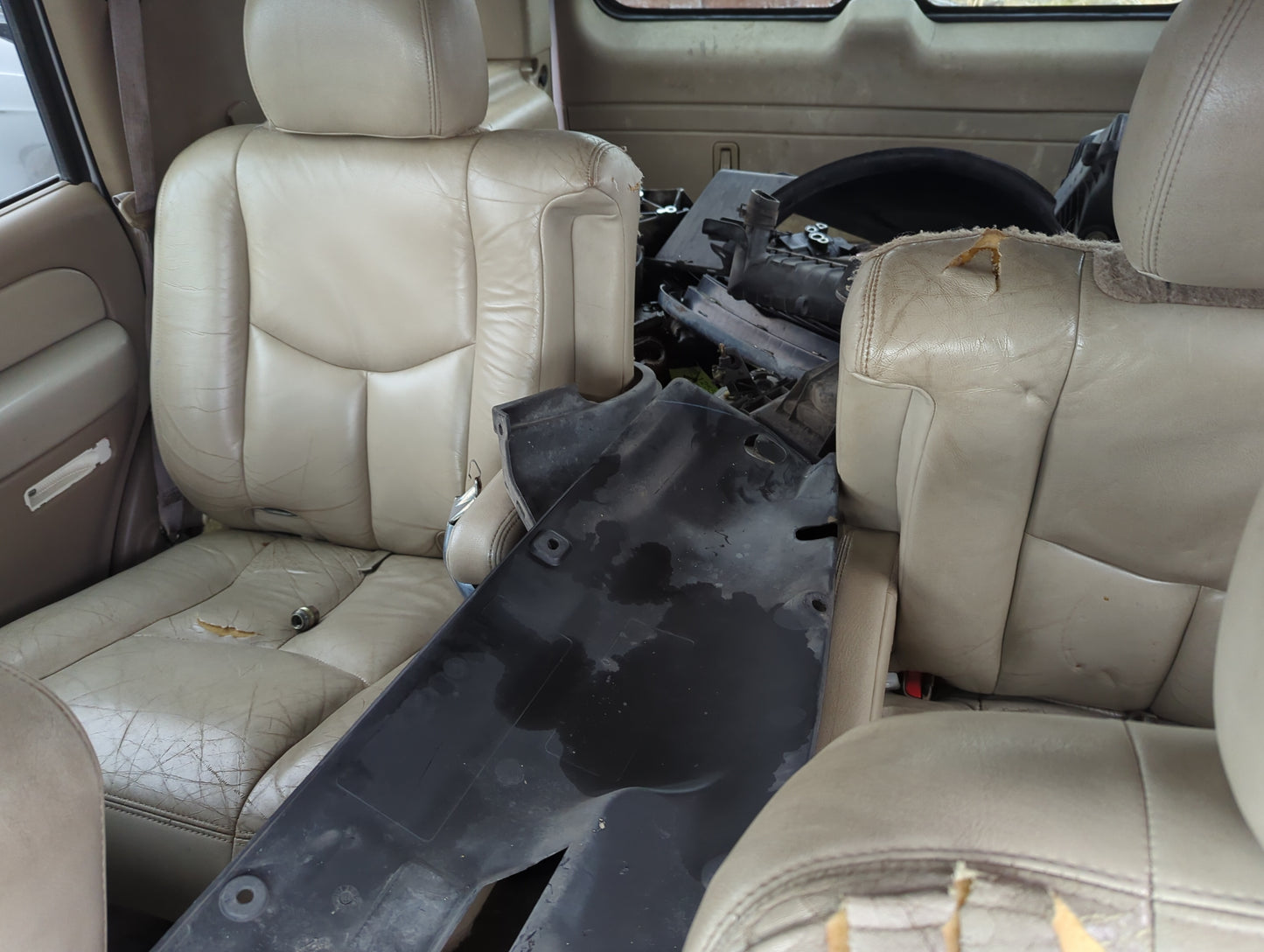 2003 Gmc Yukon Rear Seat Oem 1255607 - Oemusedautoparts1.com
