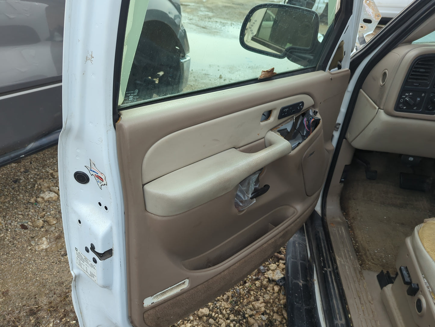 2003 Gmc Yukon Front Left Driver Interior Door Panel Trim 1255614 - Oemusedautoparts1.com