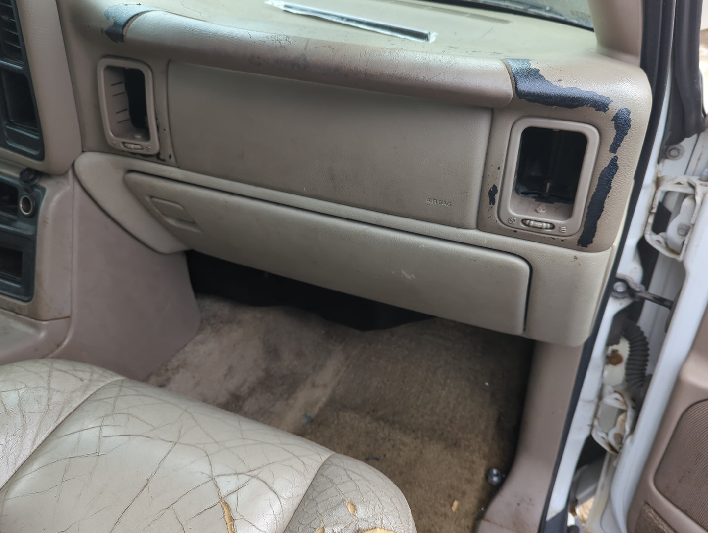 2003 Gmc Yukon Passenger Glove Box Door Storage Compartment 1255619 - Oemusedautoparts1.com